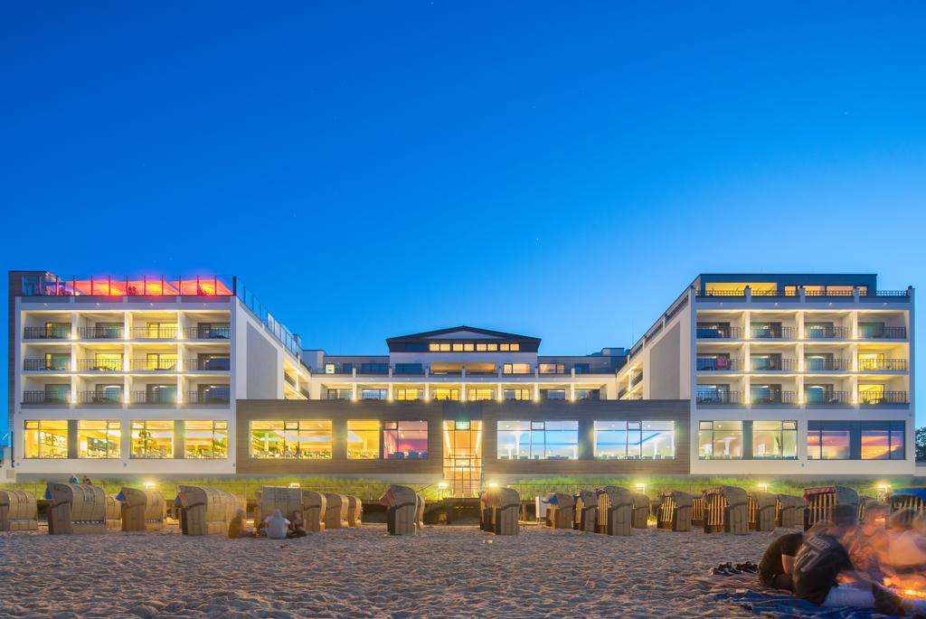Bayside Hotel Scharbeutz Bagian luar foto