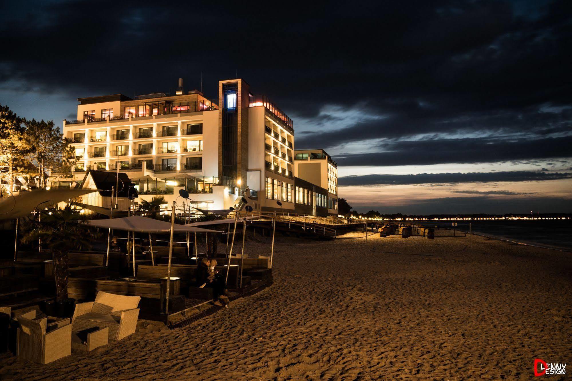 Bayside Hotel Scharbeutz Bagian luar foto