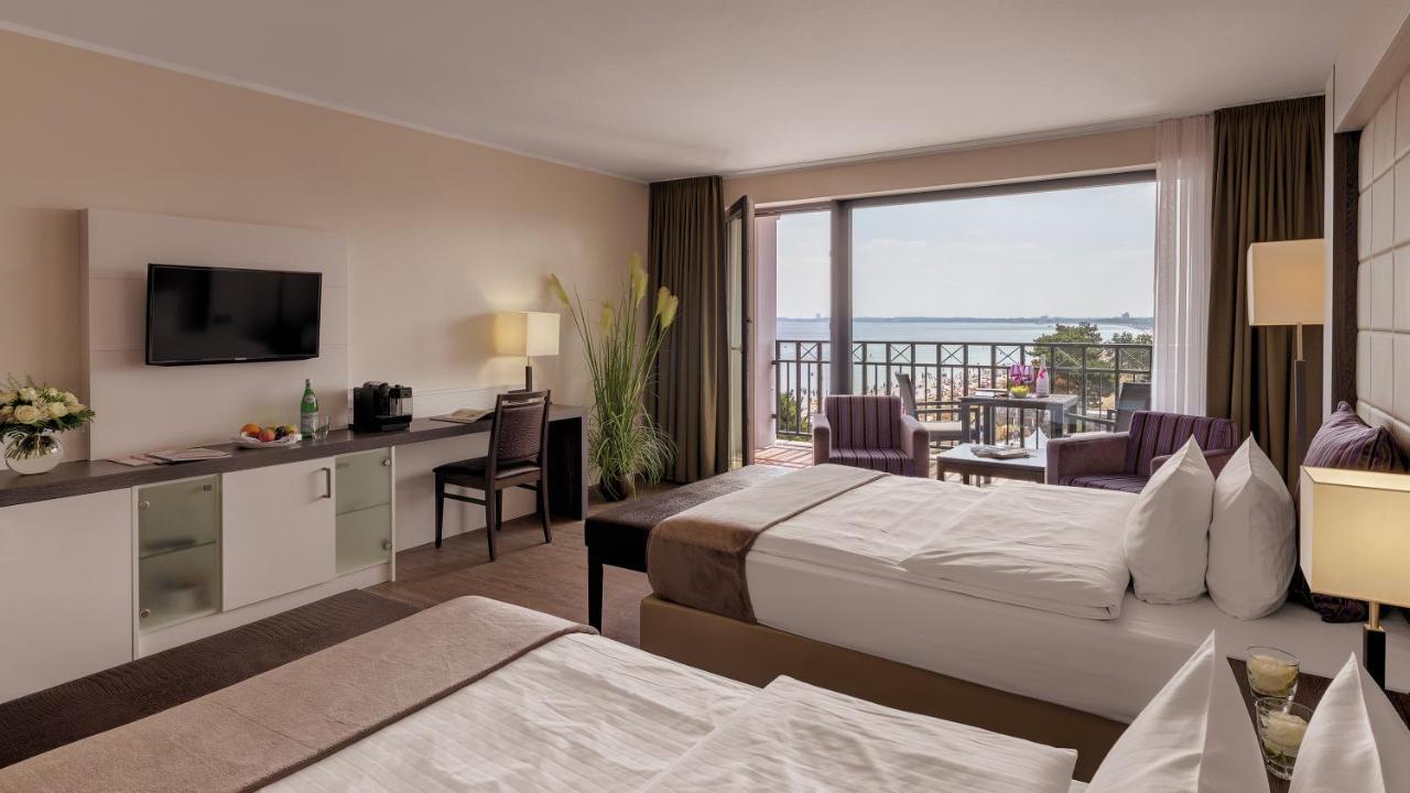 Bayside Hotel Scharbeutz Bagian luar foto